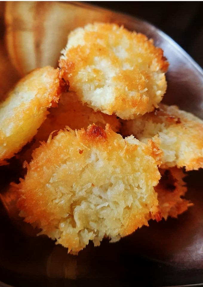 தேங்காய் மகரூன்(coconut macroons recipe in tamil) செய்முறை முக்கிய புகைப்படம்