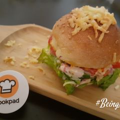 A picture of Mayo Salad Burger.