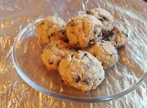 Una foto de Galletas de avena con chip de chocolate *SIN AZÚCAR *