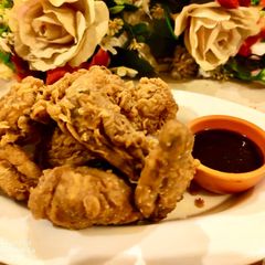 A picture of Crispy fried wings.