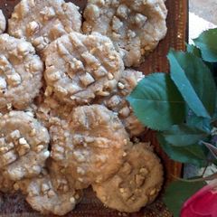 A picture of Quick-N-Easy Peanut Butter Cookies.