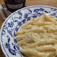A picture of Penne Gorgonzola with Blue Cheese.