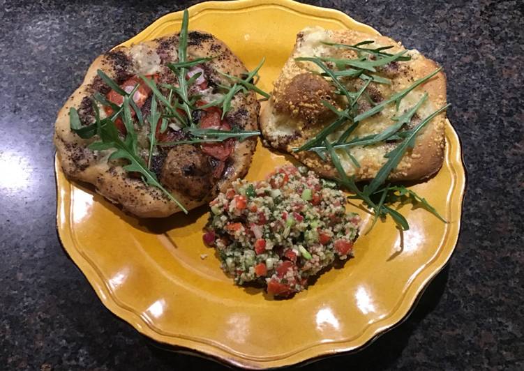 Manakish, libanesisk morgenbrød med tabbouleh