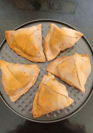 A picture of Baked Wheat Samosa.