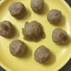 Makhane ke laddoo A picture of Makhane ke laddoo.
