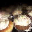 Cupcakes de limón con chips de chocolate y crema chantilly 😋
