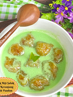 Foto resep Kolak Biji Salak Kue Keranjang Kuah Pandan (Gluten Free)