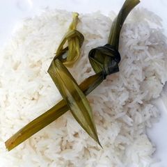 A picture of Coconut Rice / Nasi Lemak.