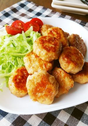 A picture of Fluffy Teriyaki Chicken Tsukune with Tofu.