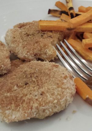 A picture of Coconut Crusted Chicken (Whole30).