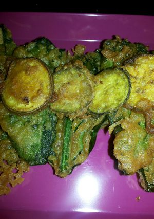 A picture of Tempura Fried Spinach and Eggplant.