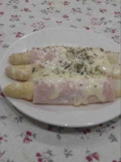 Una foto de Espárragos gratinados