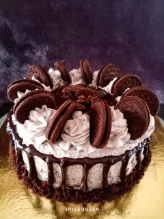 A picture of Chocolate Oreo Cake.