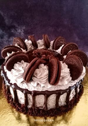A picture of Chocolate Oreo Cake.
