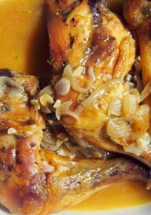 Una foto de Pollo en salsa