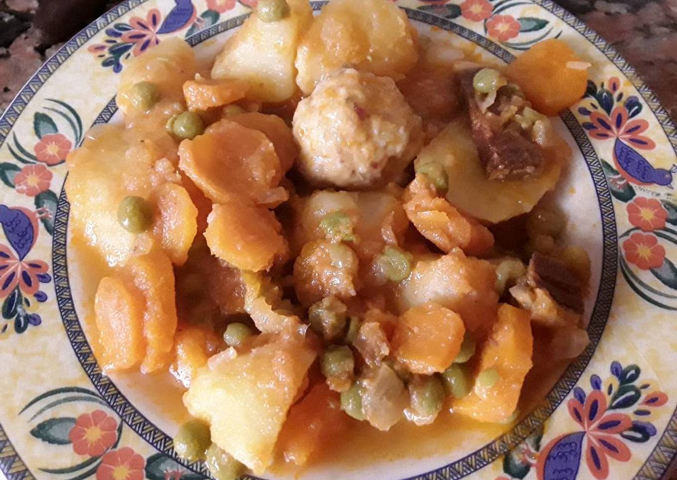 Guisado de albóndigas