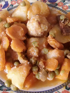 Una foto de Guisado de albóndigas