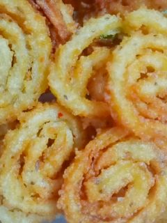 मुरुक्कू /चकली (Murukku / chakli recipe in Hindi) रेसिपी मुख्य फोटो