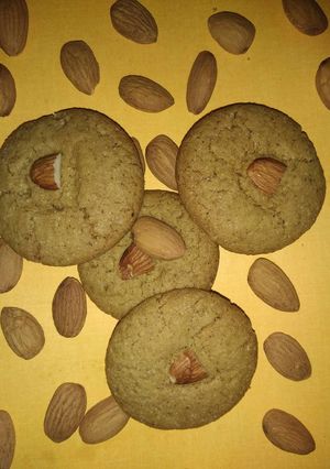 A picture of Ginger almond cookies.