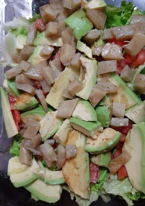 Una foto de Ensalada fresca con alcachofa