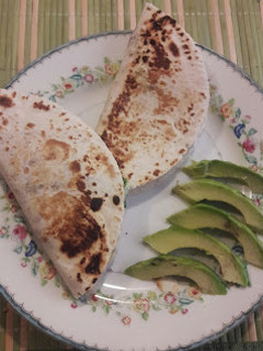 Una foto de Tacos de camarón con cilantro ©