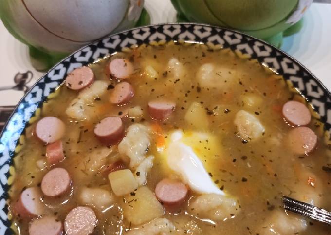 Suppe🍲 mit Klößchen und Würstchen