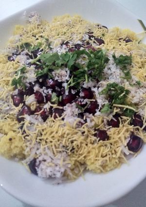 A picture of Famous Gujarati Sev Khamani.
