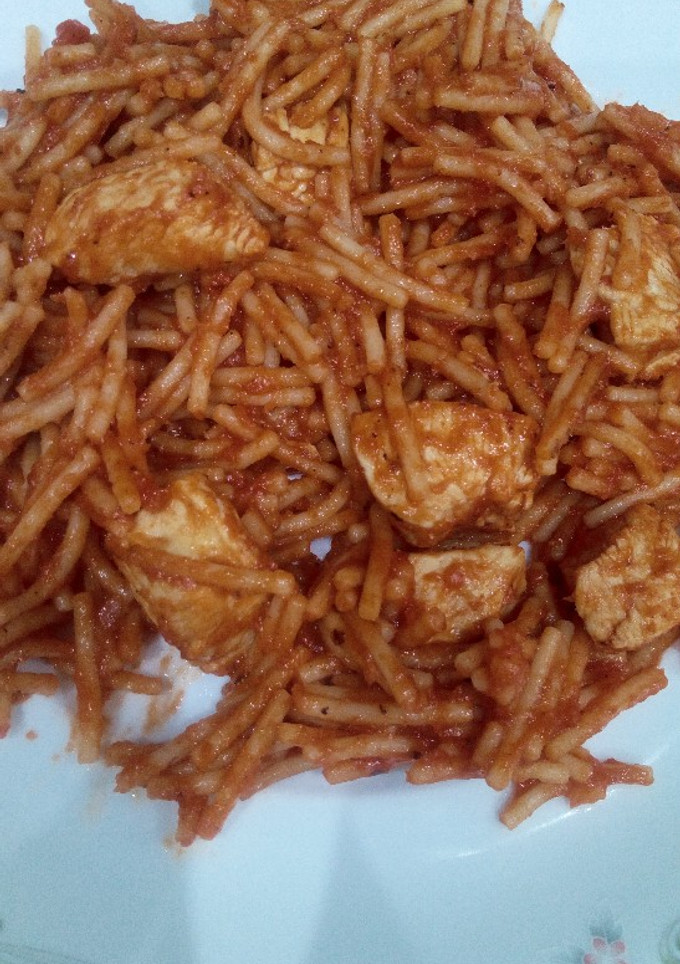 Una foto de Pollo con fideos, facilísimo y económico