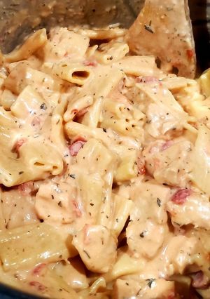 A picture of Easy Creamy Truscan Chicken and Pasta.