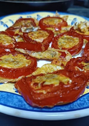 Una foto de Tortitas de tomate y champiñón