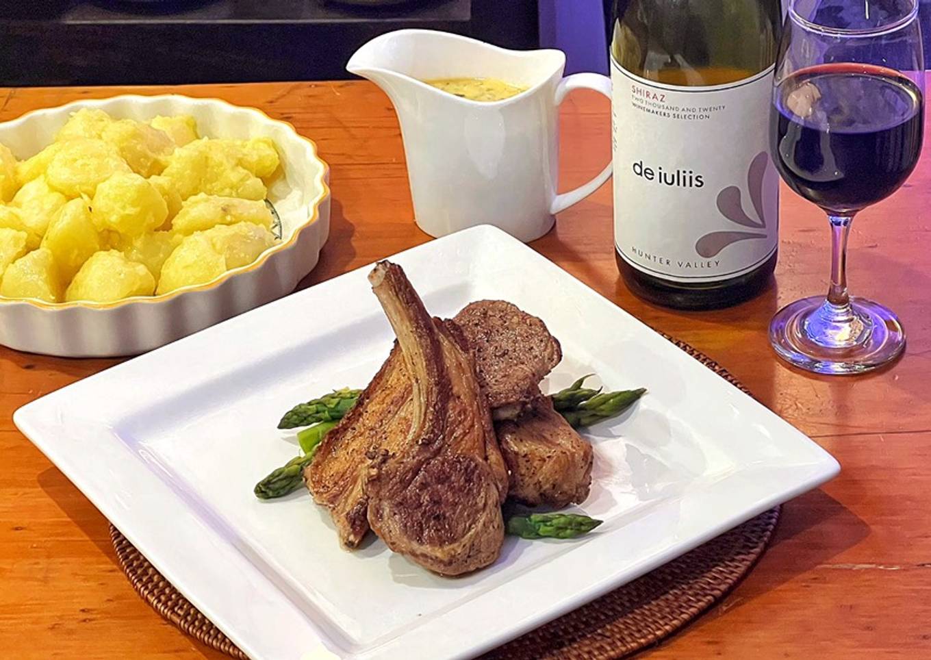 Cutlets of Windsor Lamb with Sauce Paloise
