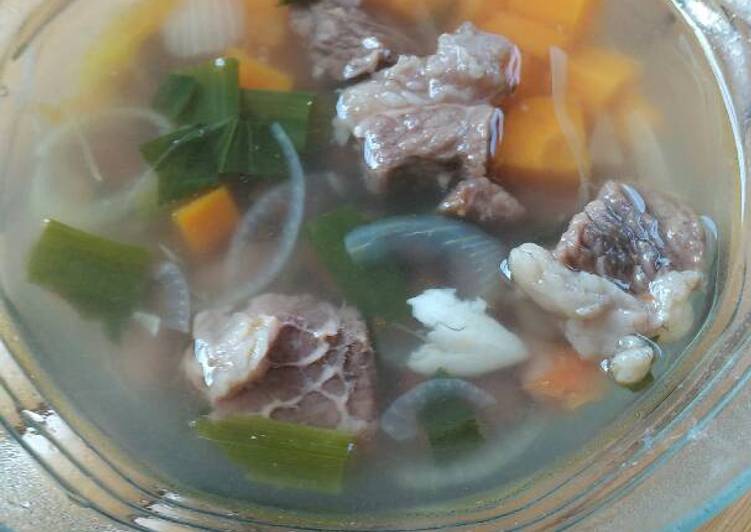 Langkah Mudah untuk Menyiapkan Sup kacang merah dengan tetelan yang Sempurna