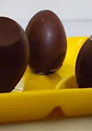 A picture of Caramel Chocolate in Egg.