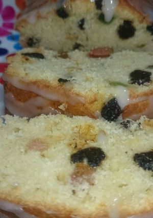 Una foto de Budín húmedo con frutas