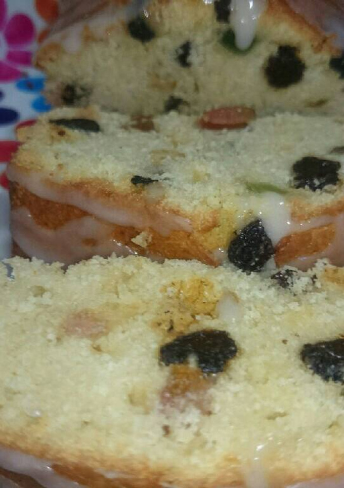 Una foto de Budín húmedo con frutas