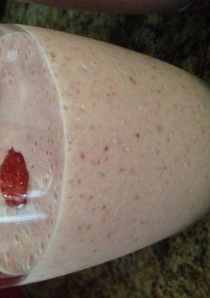 A picture of Strawberry Oat Smoothie.