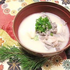 An Easy Dish for the New Year! Beef and Miso Ozoni (Mochi Soup) A picture of An Easy Dish for the New Year! Beef and Miso Ozoni (Mochi Soup).