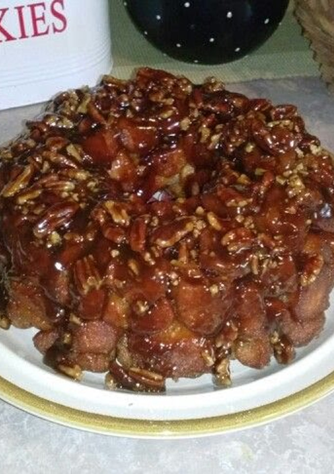 A picture of Gooey Pecan Monkey Bread.