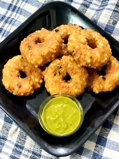 साबूदाना वड़ा(sabudana vada recipe in hindi) रेसिपी मुख्य फोटो