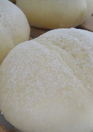 A picture of Homemade White Bread Rolls.