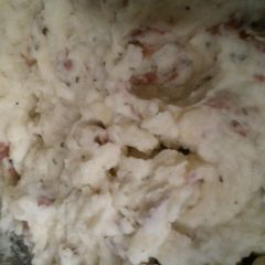 A picture of Garlic Mashed Potatoes.