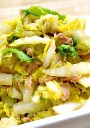 A picture of Easy Mentsuyu Sesame Salad with Napa Cabbage and Tuna.