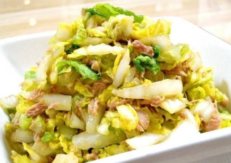 Easy Mentsuyu Sesame Salad with Napa Cabbage and Tuna