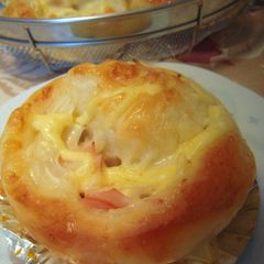 A picture of Cheesy Bread with Ham & Onion.