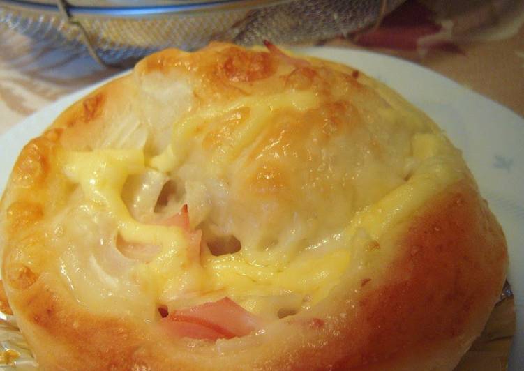 How to Prepare Quick Cheesy Bread with Ham &amp; Onion