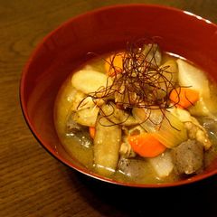 From a Chef's Kitchen! The Secret to Easy and Super Delicious Tonjiru (Pork Miso Soup) A picture of From a Chef's Kitchen! The Secret to Easy and Super Delicious Tonjiru (Pork Miso Soup).