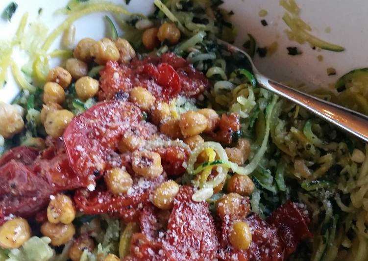 Recipe of Speedy Roasted tomato and pesto zucchini noodles