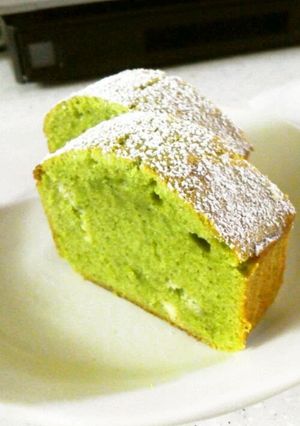 A picture of Easy! Matcha Chocolate Pound Cake.