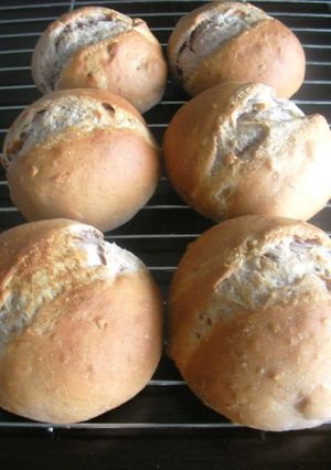 A picture of Red Wine Bread With Walnuts and Cream Cheese - Made in a Bread Machine.