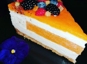 O poză a rețetei Cheesecake cu jeleu de caise.